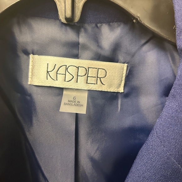 Kasper Women's Navy Blazer with Silver Buttons Size 6 - Picture 2 of 2